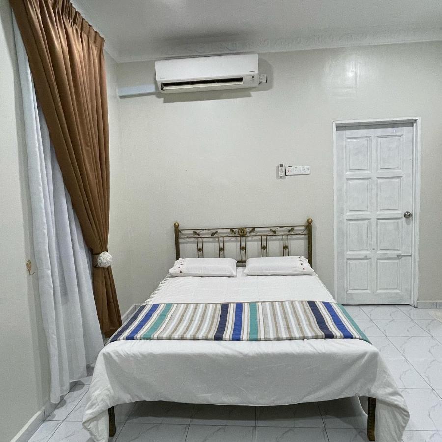 Cabin In The Woods By Abris Bukit Gambir Exterior photo
