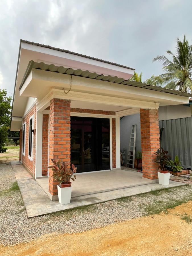 Cabin In The Woods By Abris Bukit Gambir Exterior photo