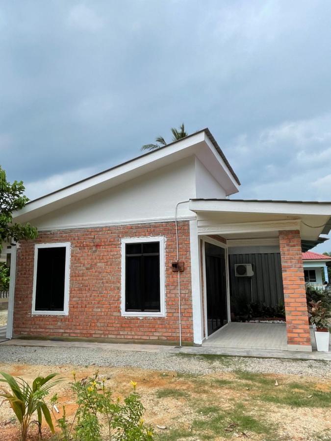 Cabin In The Woods By Abris Bukit Gambir Exterior photo